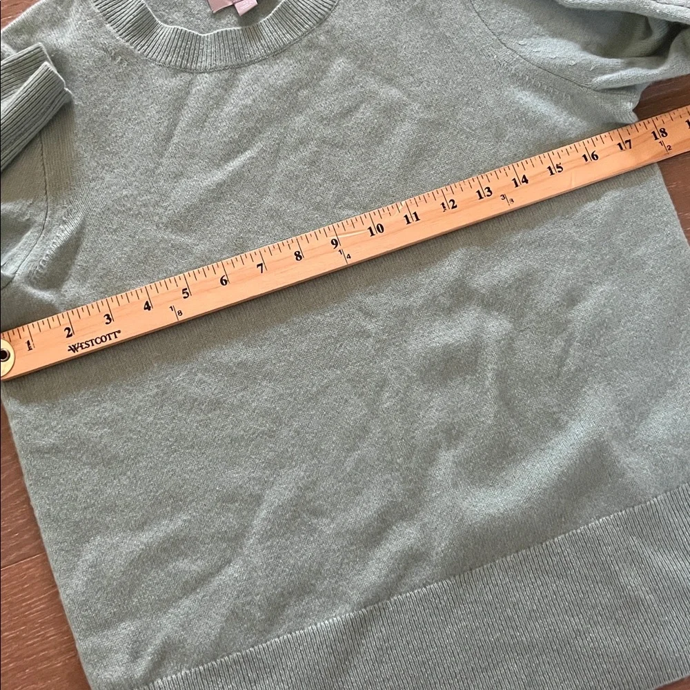 J Crew Light Green Cashmere Crewneck Sweater size XS